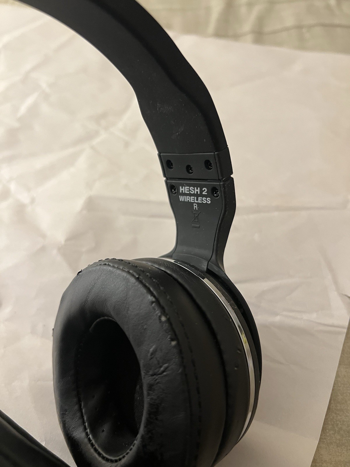 Skullcandy Hesh 2 On Ear Headphones – Black May Need Cushion Replaced