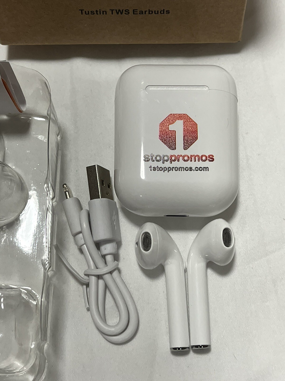 Lot Of 5 New Tustin TWS Earbuds. SKU:EP42. 350mAh/3.7V. DC5V/1A. 0.5W. White