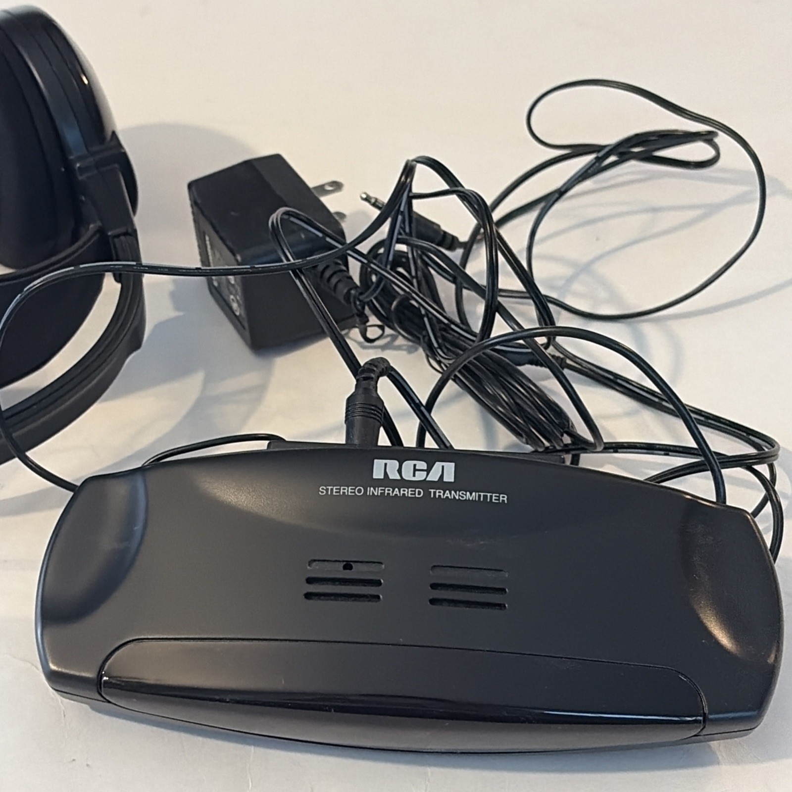 RCA Wireless Headphones Infra Red WHR120RS 25′ Open Box Over Ear