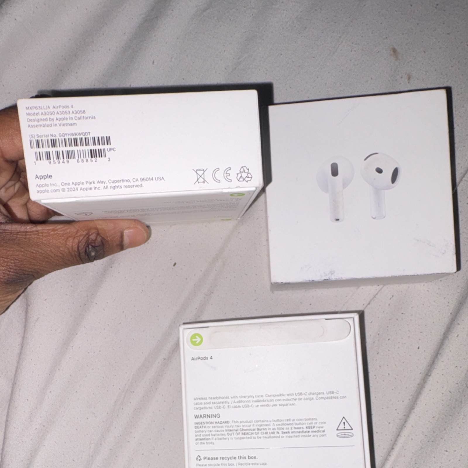 Apple AirPods 4 Wireless Bluetooth In-Ear Earbuds Built-In Mic White Lot of 3