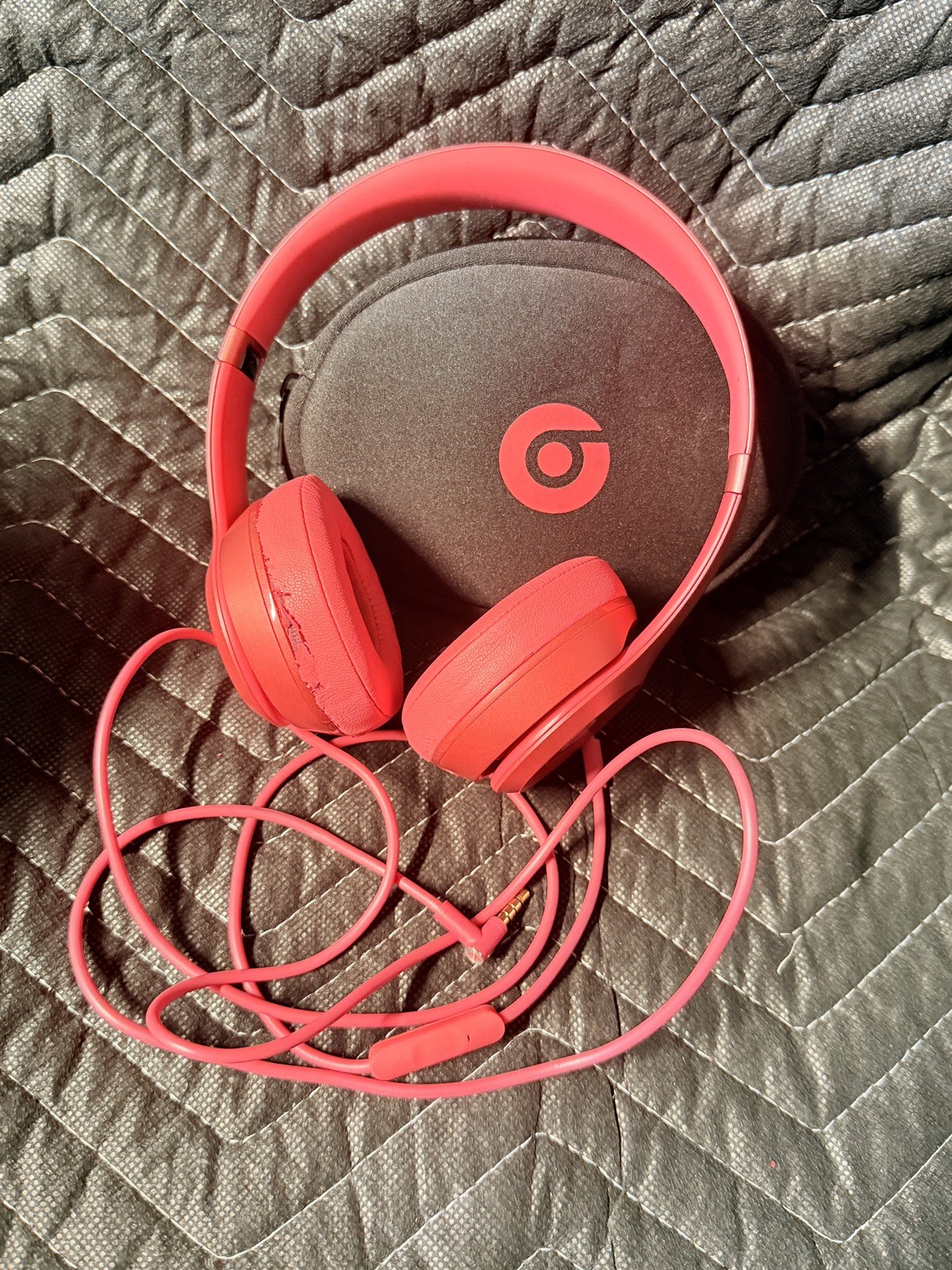 Beats by Dr. Dre Solo2 Wired On-Ear Headphones – Blush Rose – MHNV2AM/A Works