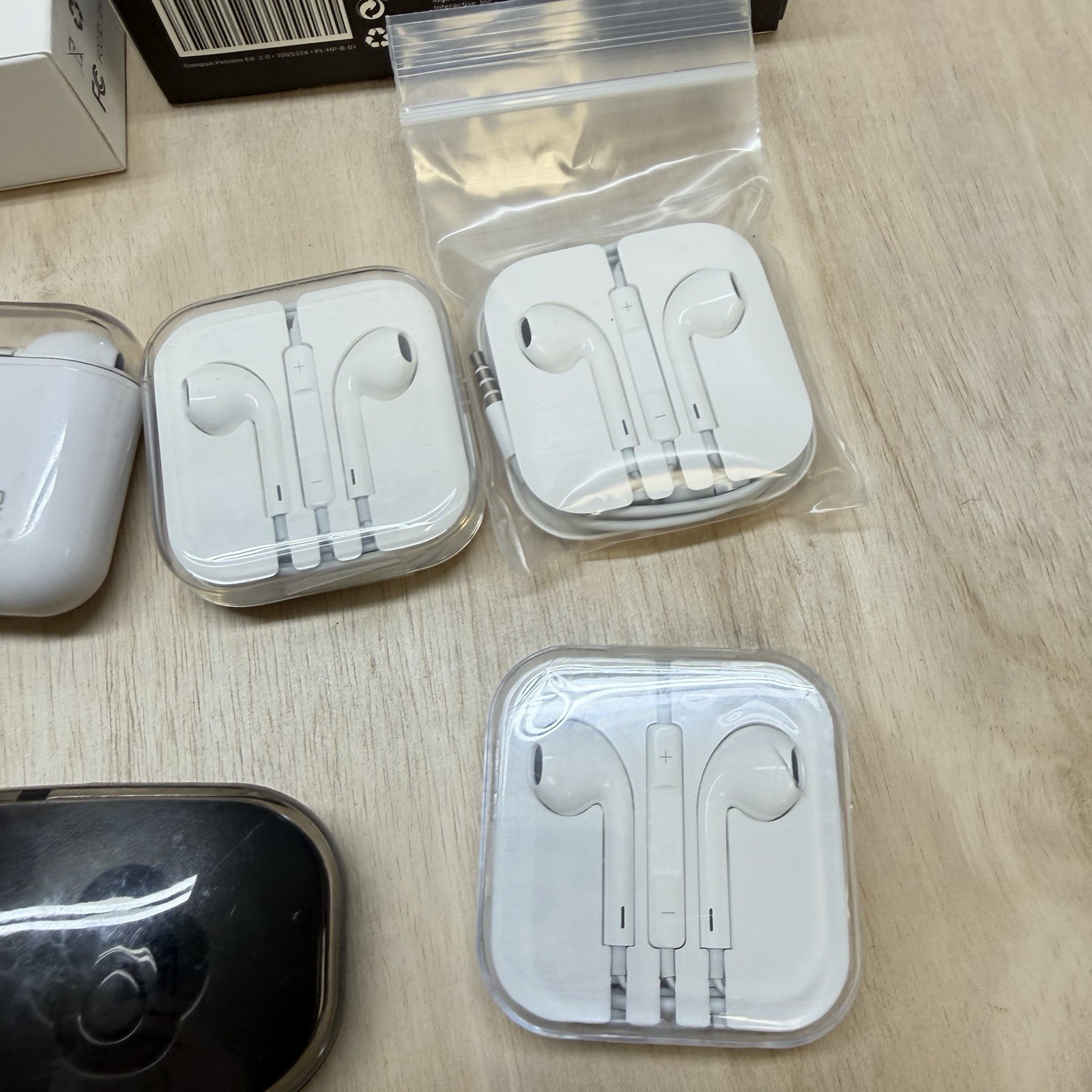 Wired Wireless Earbuds Mixed Lot of 11 JBL Apple Peloton Unbranded