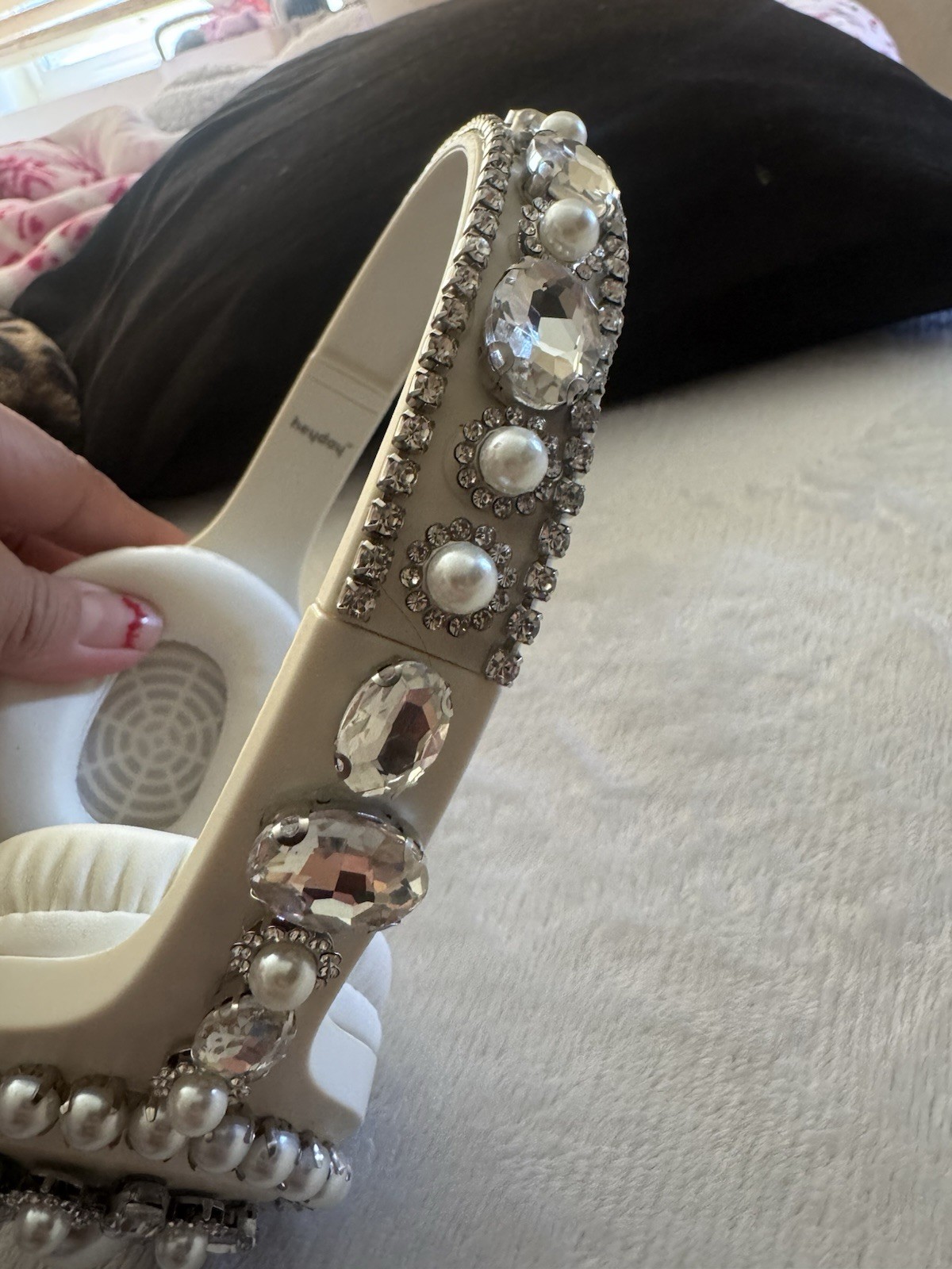 heyday Bluetooth Over-Ear Headphones White/Silver Pearls Rhinestones