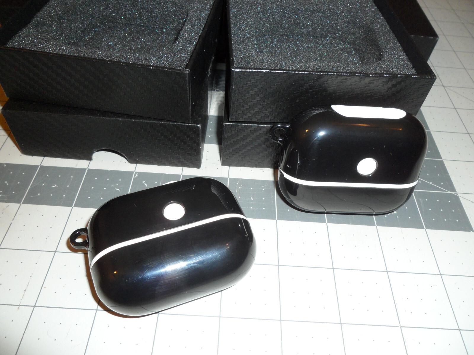 NIB Lot of 5 Black & White Ear Bud Cases Holders Key Chains Stocking Stuffer!