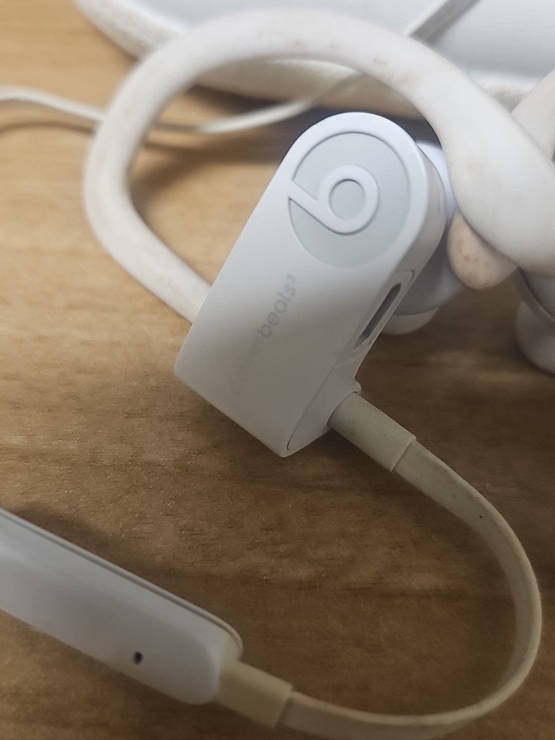 Beats by Dr. Dre ML8W2LL/A Powerbeats3 Wireless In-ear Headphone – White