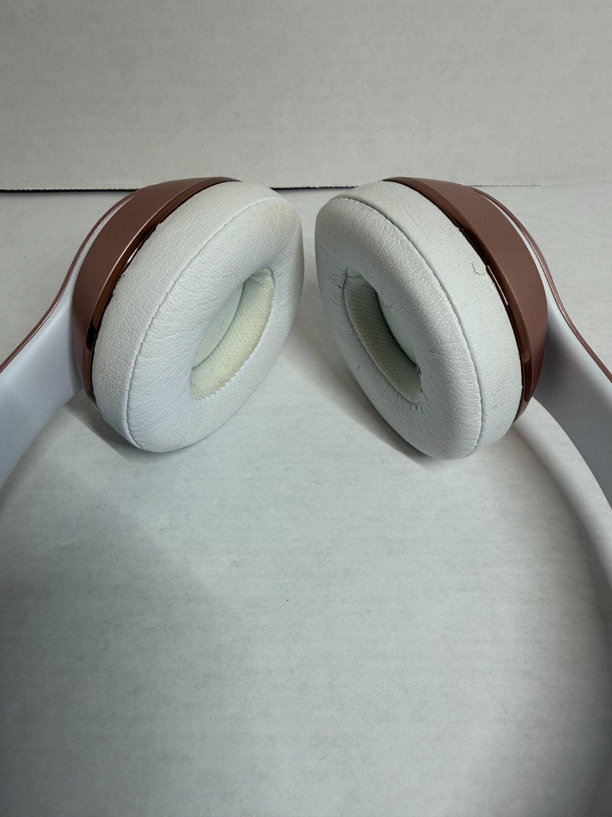 Beats by Dr. Dre Solo3 Wireless On the Ear Headphones – Rose Gold B8