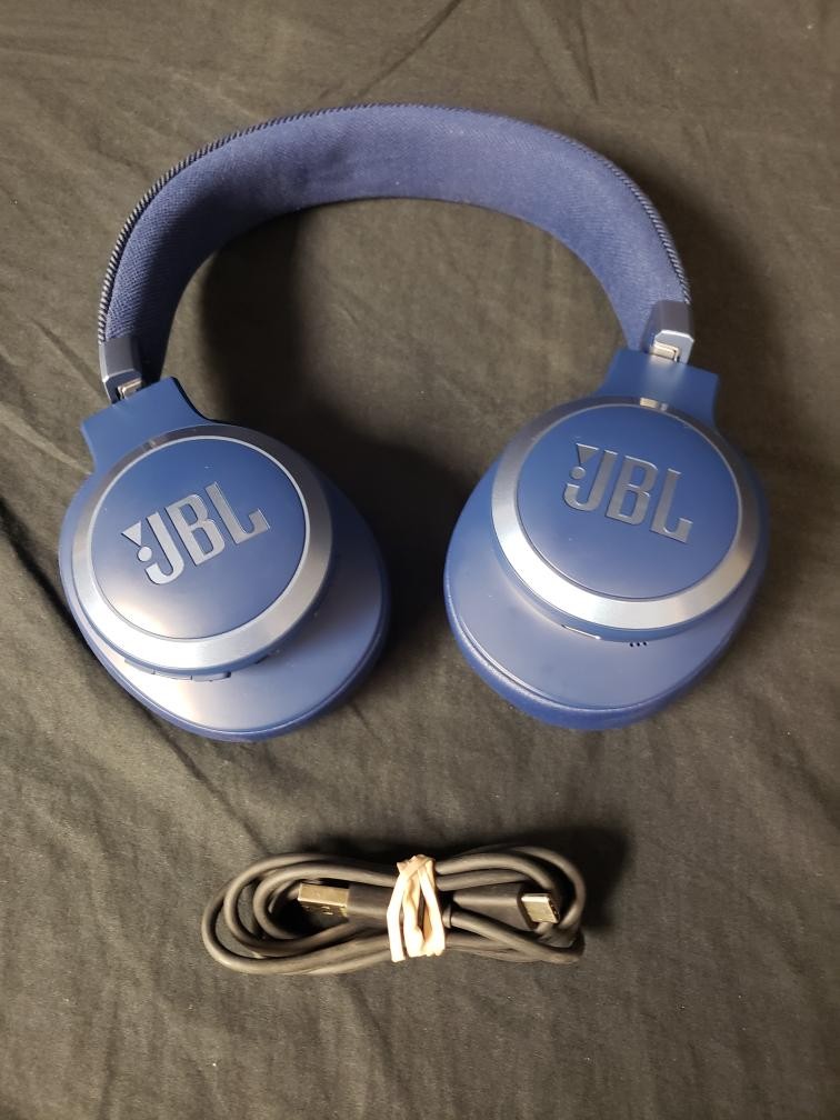 JBL LIVE 770NC WIRELESS HEADPHONES W/ CHARGER (G29022150)