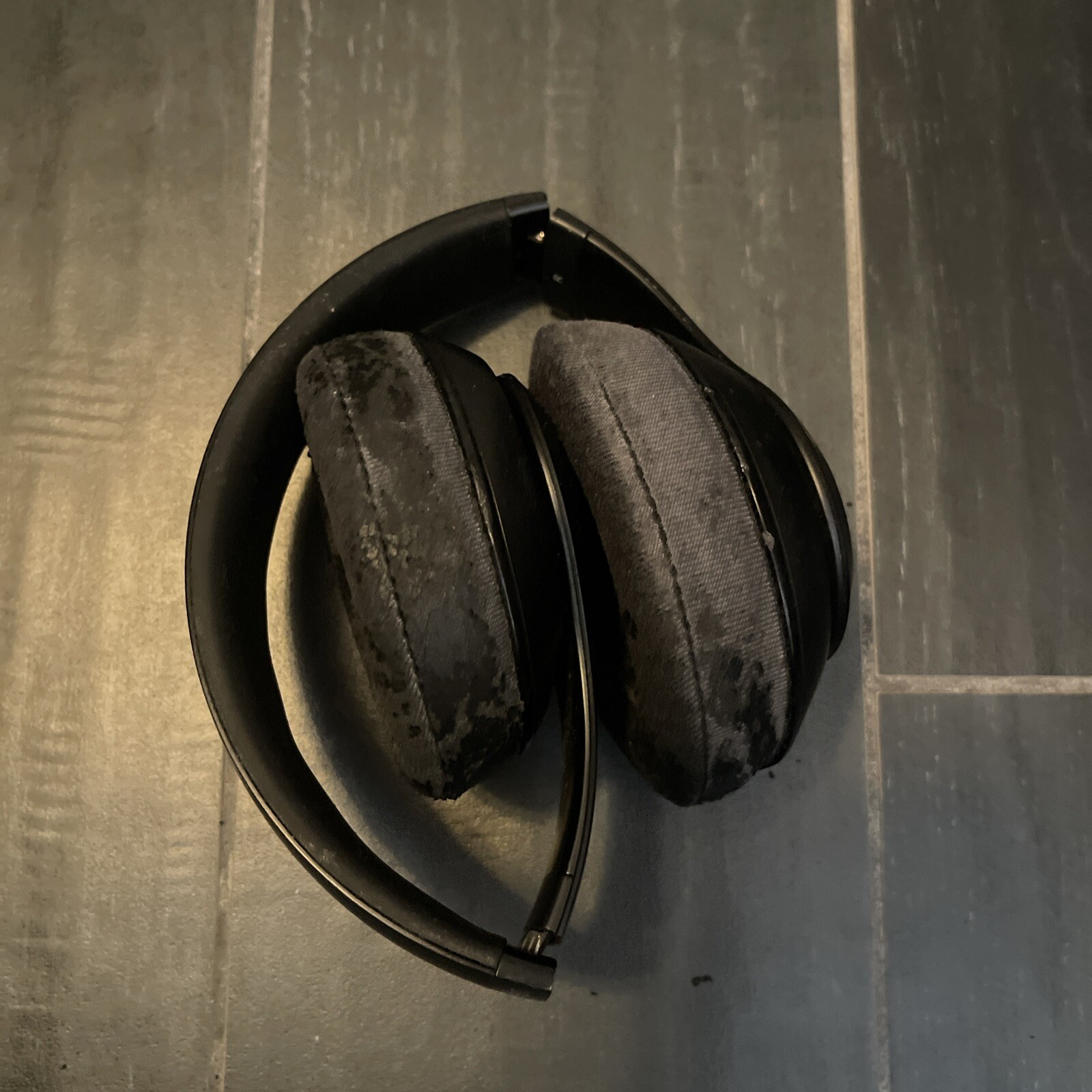Beats by Dr. Dre Studio 2.0 Wireless Over the Ear Headphones No Power