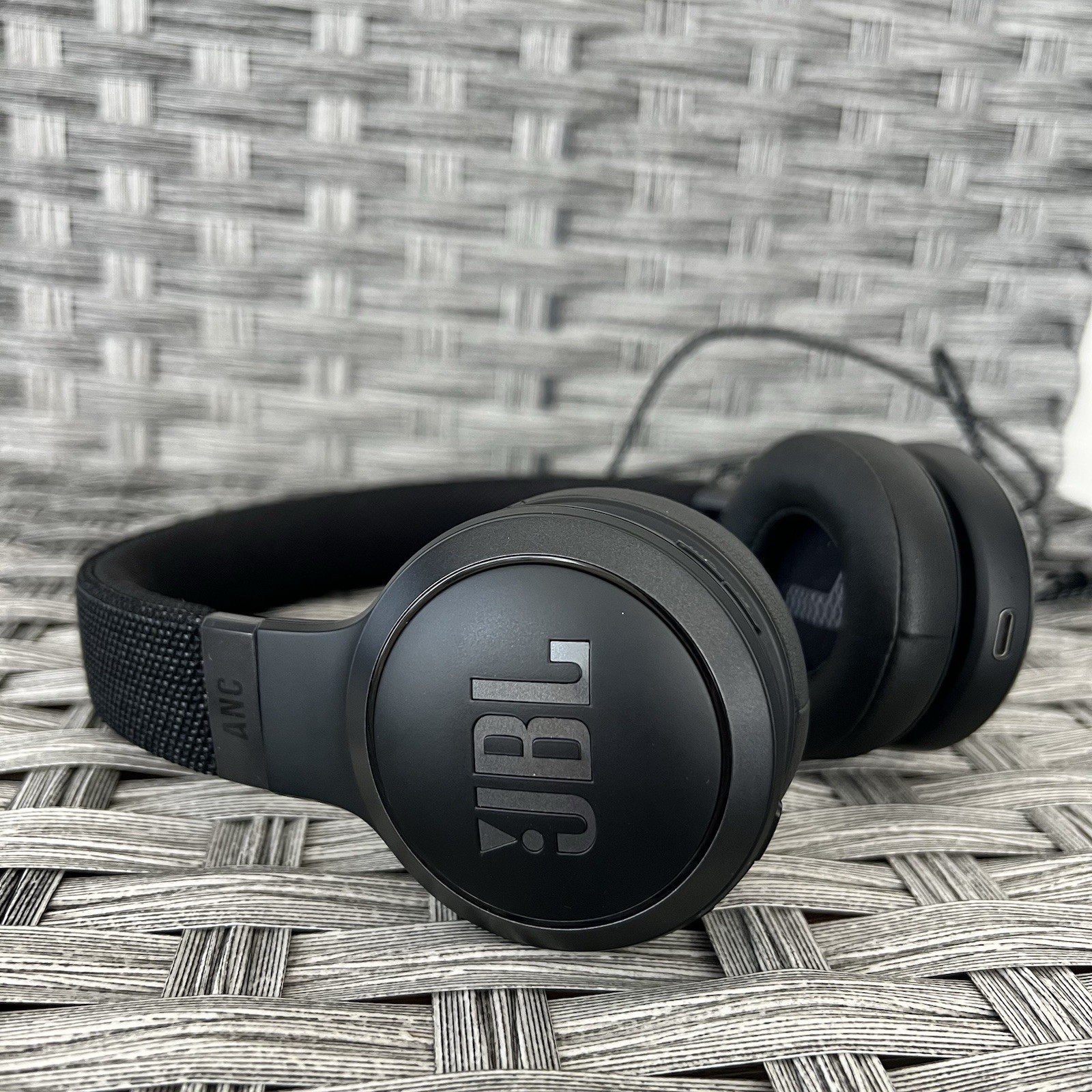 JBL Live 460NC Wireless On-Ear Noise Cancelling Headphones – Black Very Good