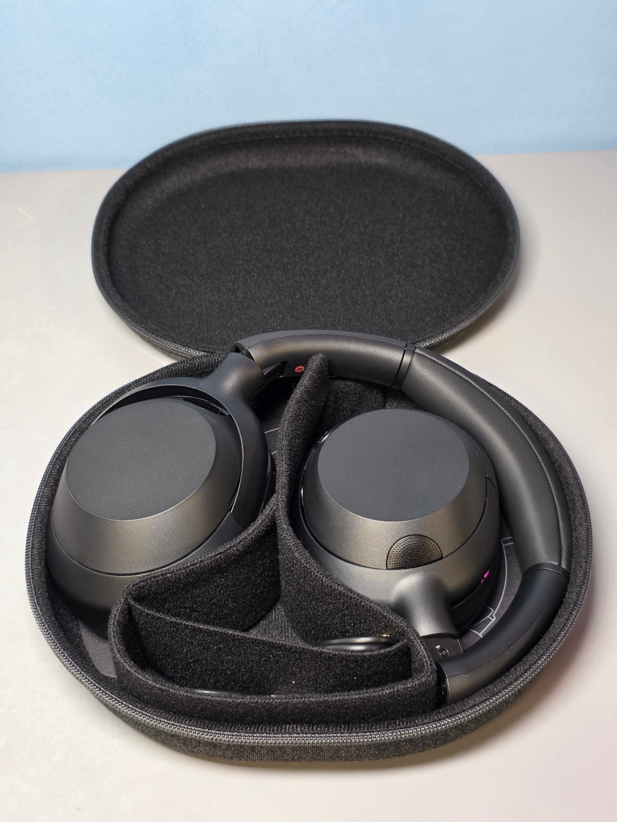 Sony Ult Power Sound Wireless Noise Cancelling Stereo Headphones in Black