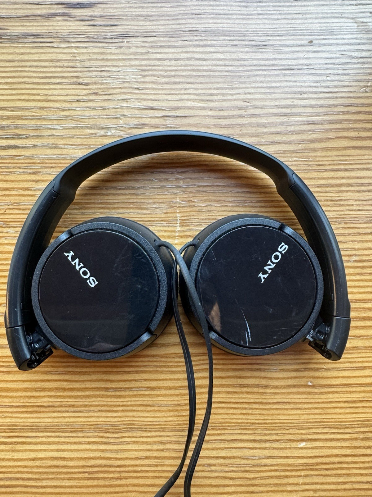 Sony MDR-ZX110 Wired Ear-Pad (On the Ear) Headband Headphones in Black. Used.