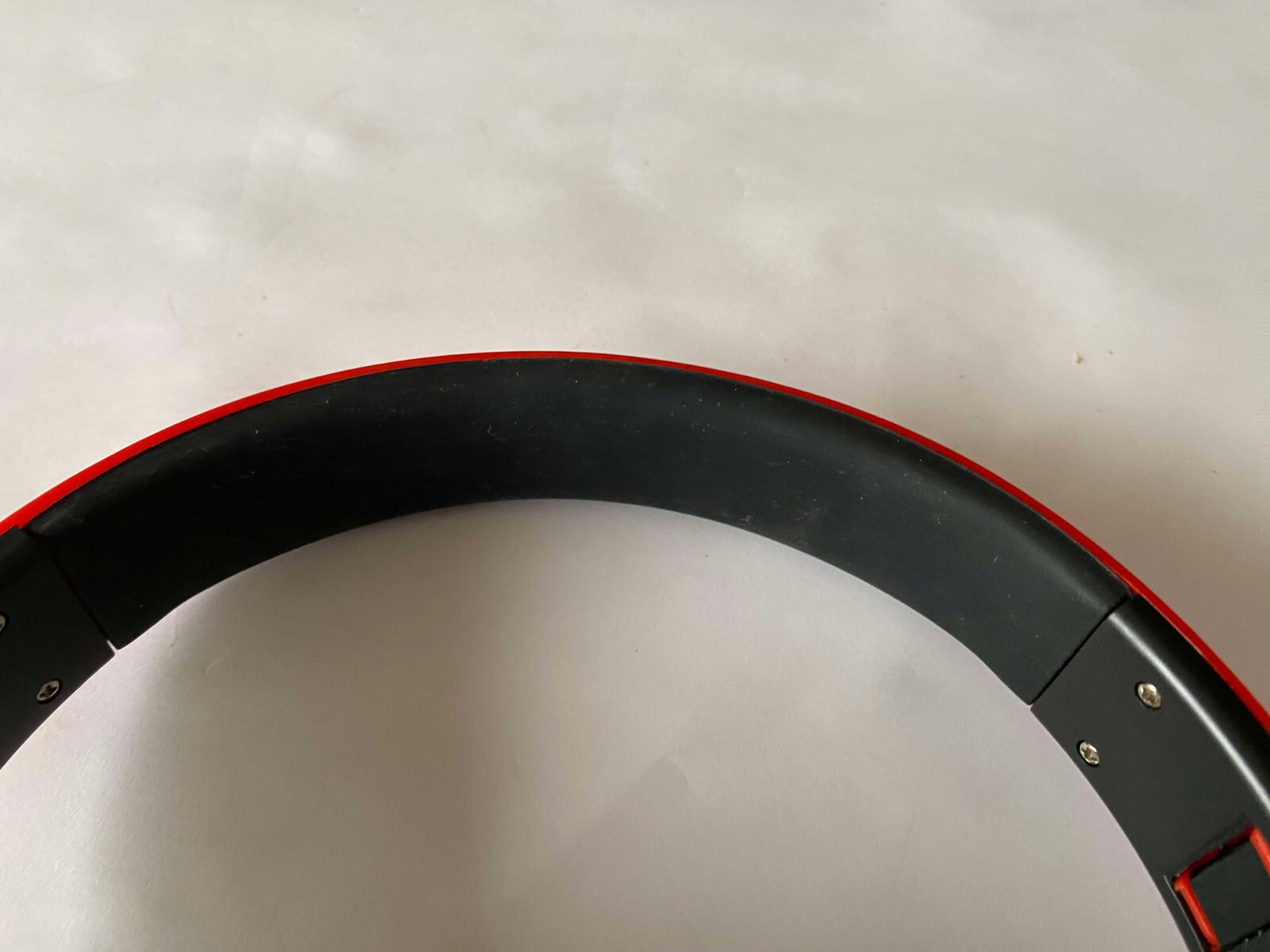 COBY RED HEADPHONES – Over the ear muff Soft Foldable wireless listen VERY GOOD
