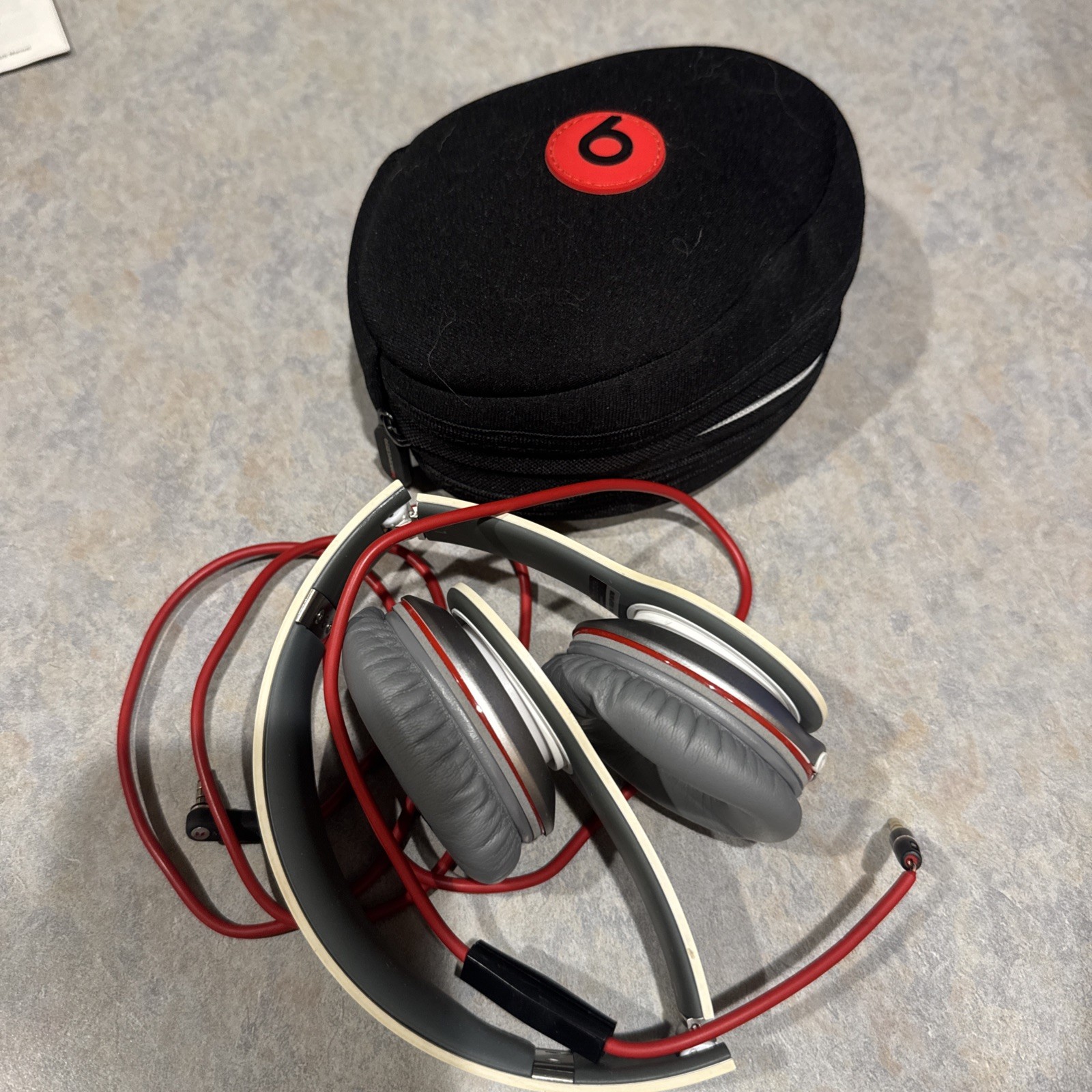 Beats Solo HD Red Headband Headphones Beats by Dr. Dre ( See Description)