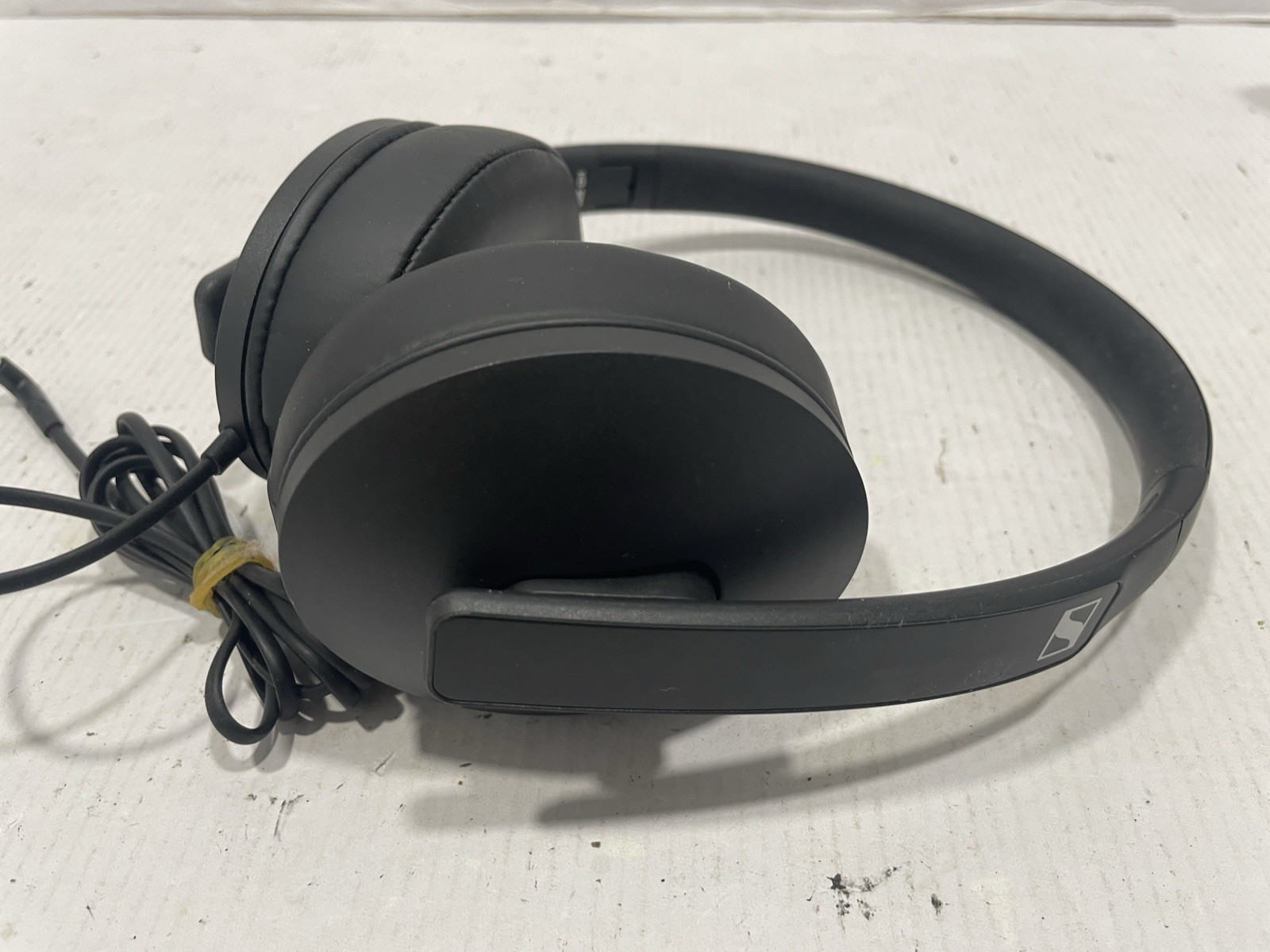 Sennheiser HD 300 Closed Back FOLDABLE Around Ear Headphone ~Tested~Smoke Free~