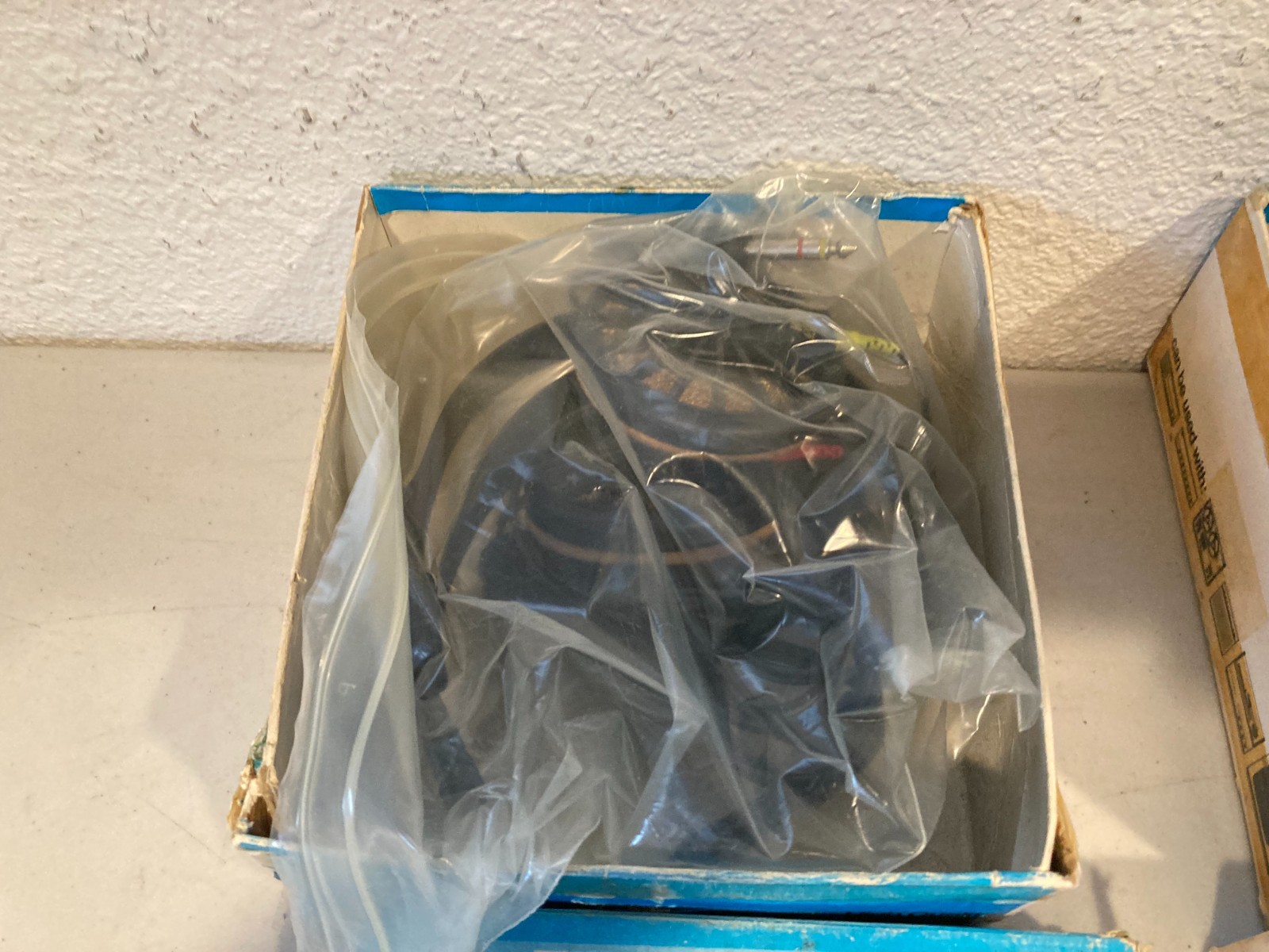 Sennheiser HD 420 headphones with original box & Xtra White band pads