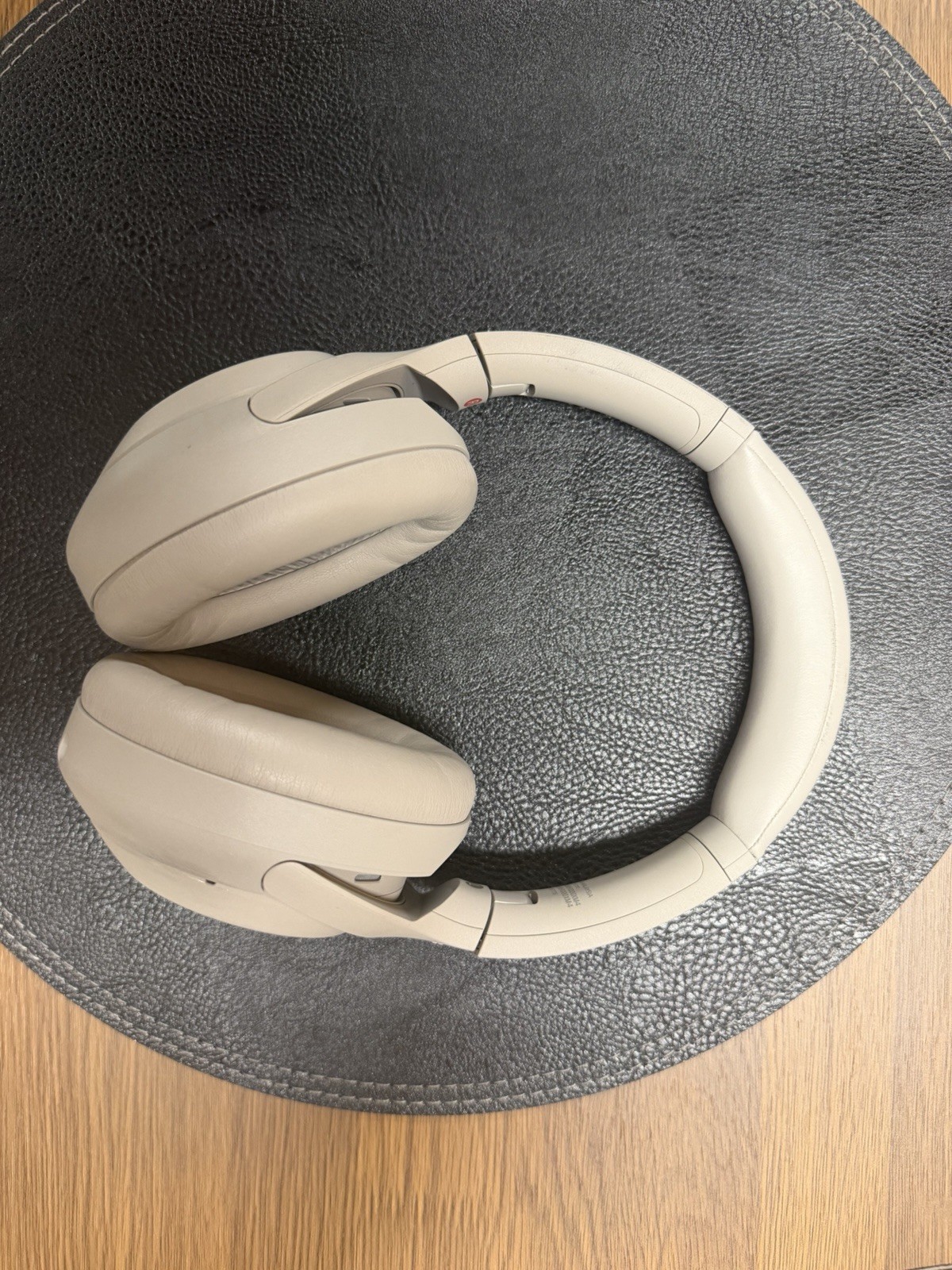 Sony WH-1000XM4 Wireless Bluetooth Noise-Canceling Headphones Silver with Case