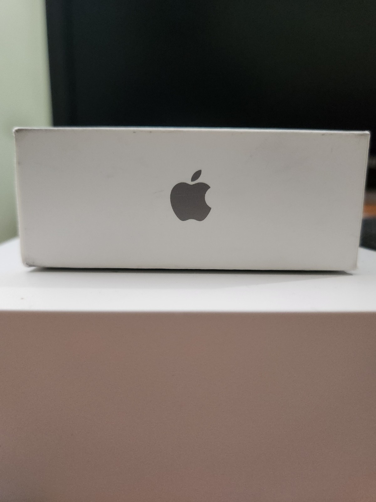 Apple AirPods 4 Wireless w/ Charging Case White (READ DESCRIPTION SEE PICTURES)