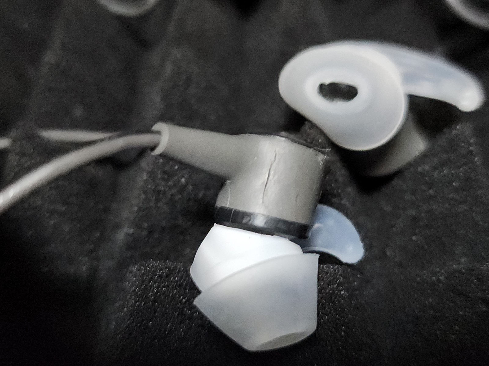 Bose SoundTrue Ultra in-ear Headphones Headsets 3.5mm Jack- Charcoal Black Used