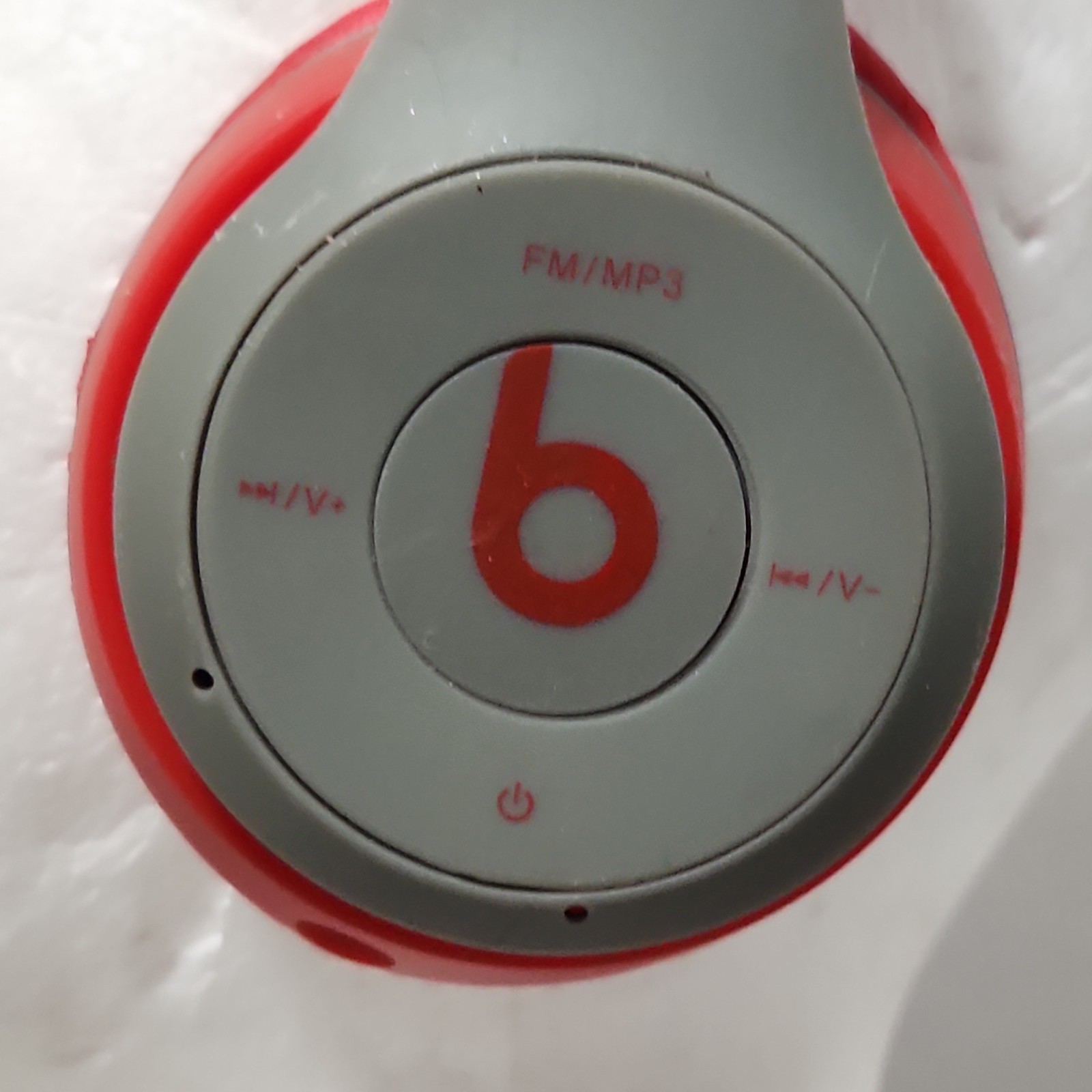 Beats by Dr. Dre Solo 2 Wireless On-Ear Headphones – Gray / Red – Tested Works
