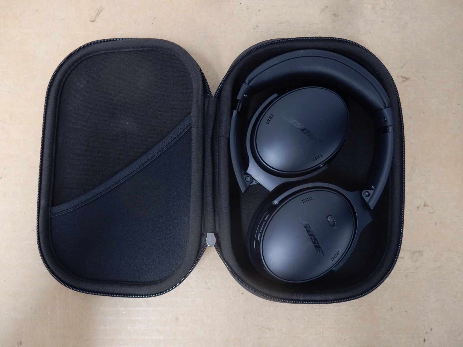 BOSE QC45 QuietComfort 45 Noise Cancelling Headphone w/Carrying Case