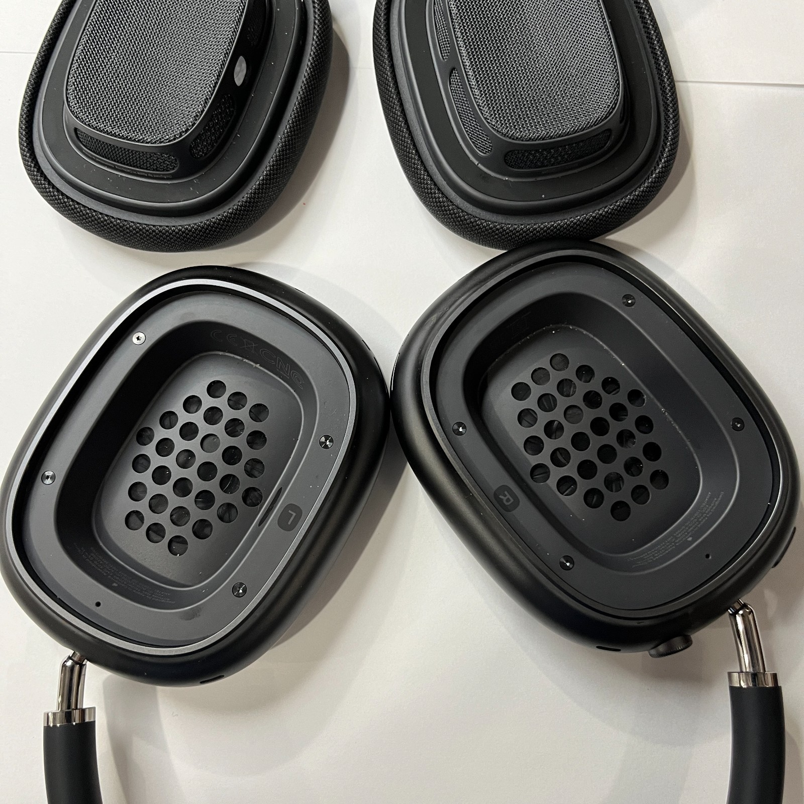 Apple AirPods Max A2096 1st Gen w/ Smart Case