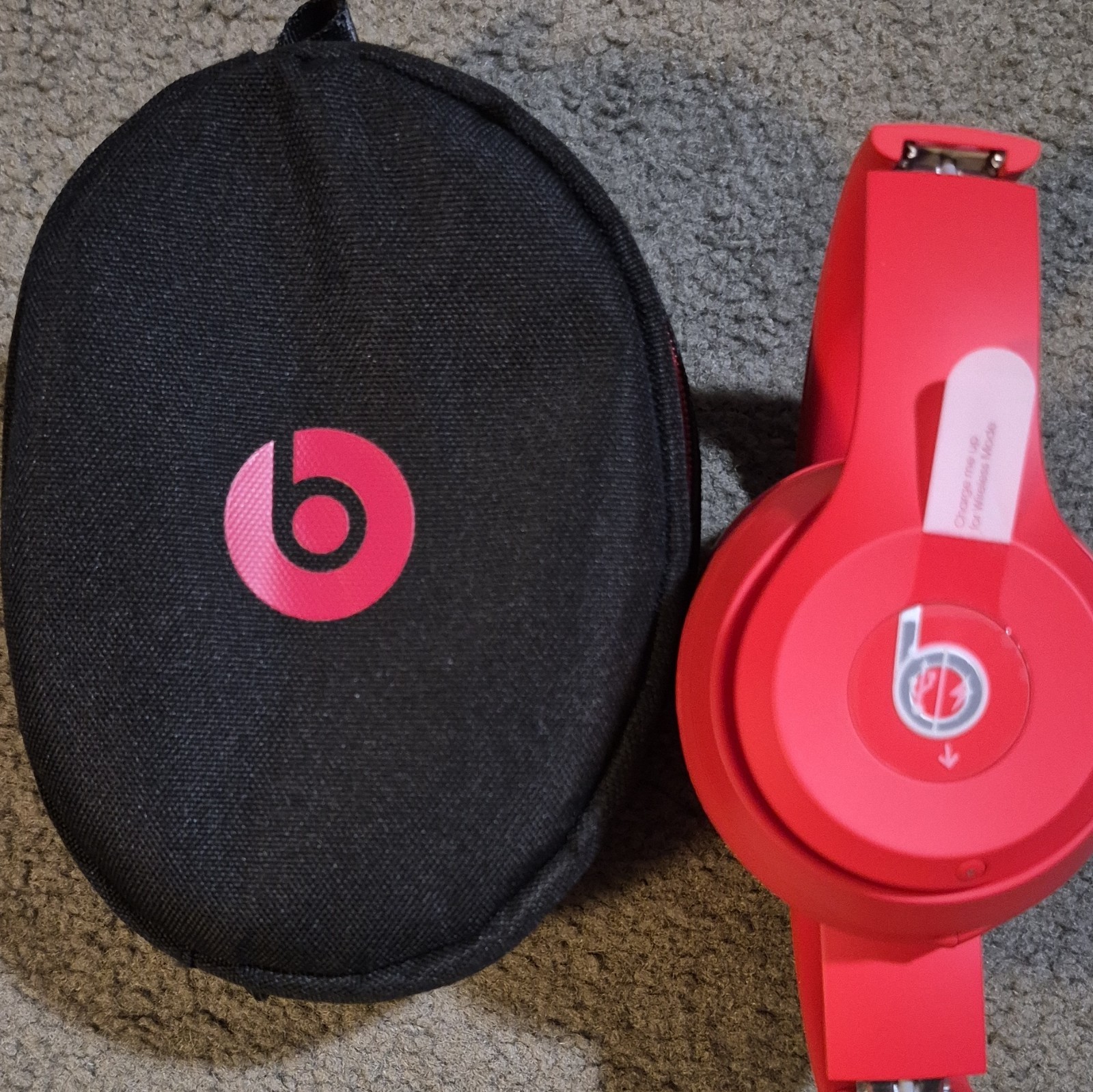 Beats by Dr. Dre Solo3 Wireless Bluetooth On-Ear Headphones Red (PRODUCT)RED