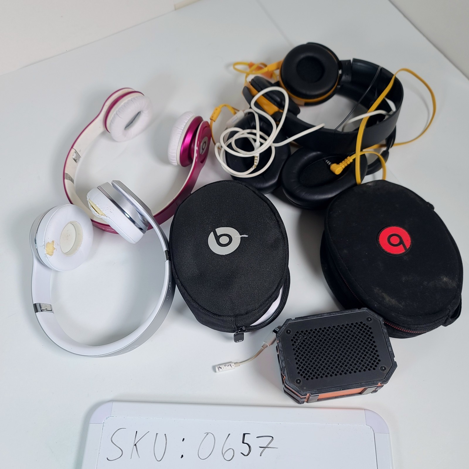 Lot of 5 – Headphones & Speaker Beats Solo HD, Solo3 Sony MDR-XB450 all UNTESTED