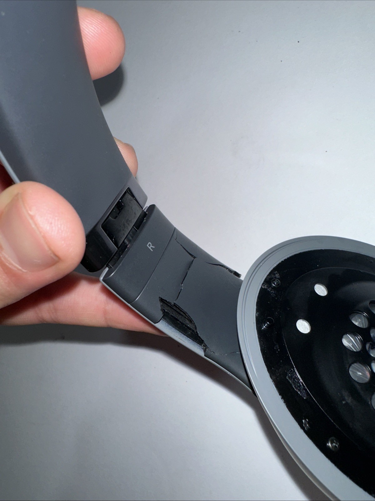 Beats by Dr. Dre Studio3 Over the Ear Wireless Headphones -Grey (Cracked Side⚠️