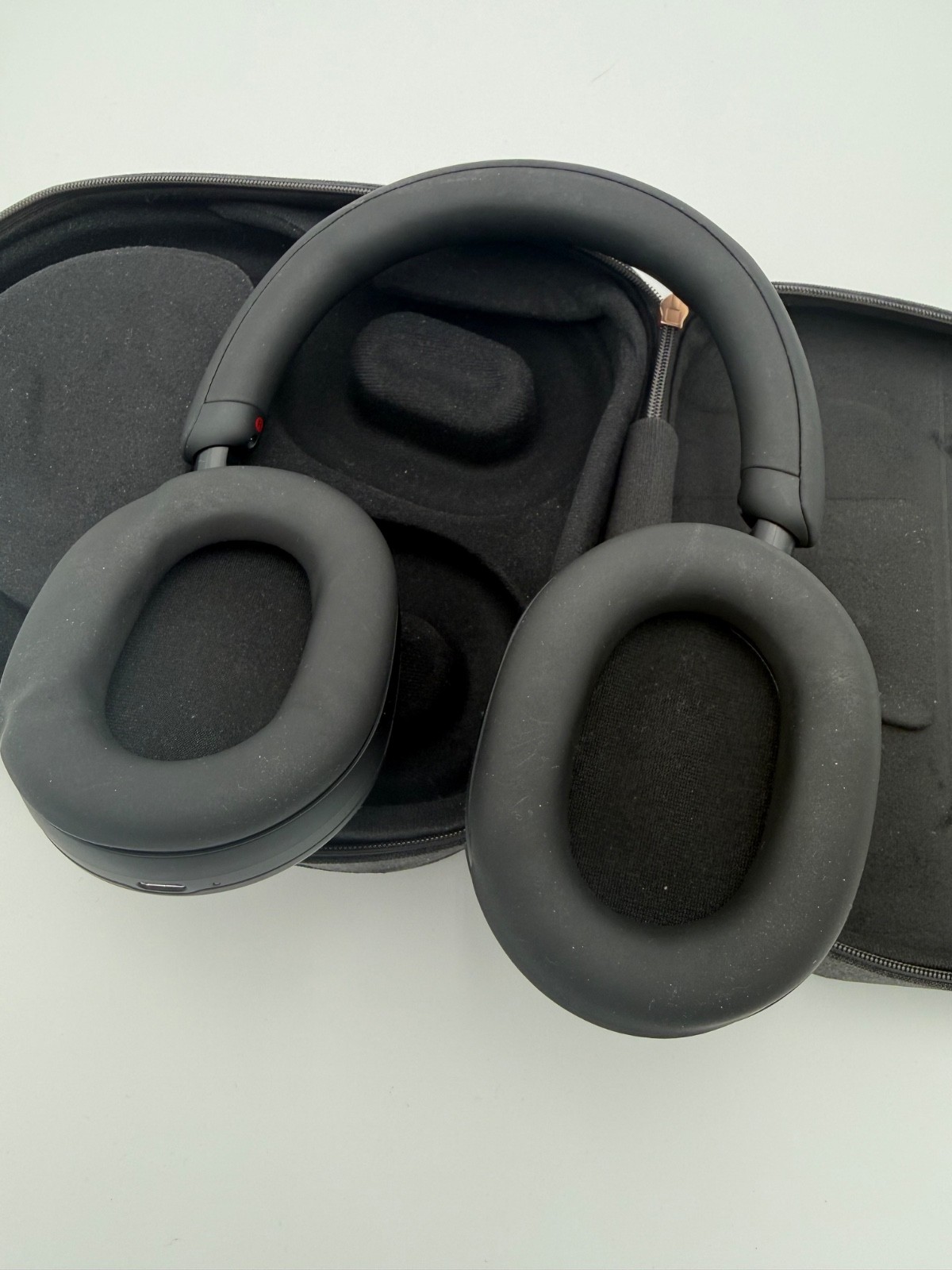 Sony WH-1000XM5 Wireless Noise Canceling Over Ear Headphones w/ CASE – Black