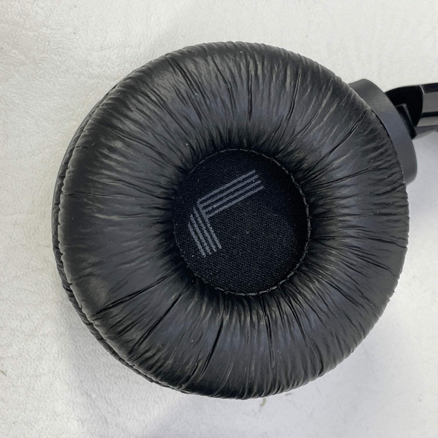JBL TUNE 500BT Wireless on-Ear Headphones Black
