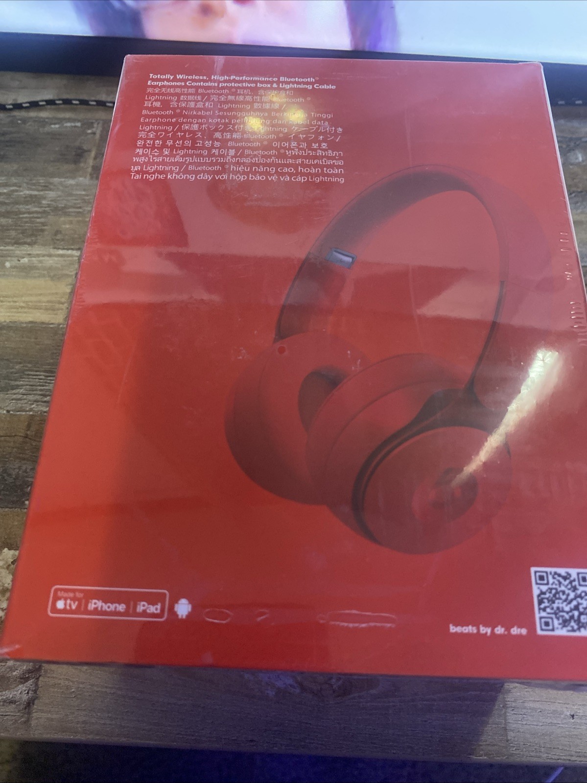 Beats by Dr. Dre Solo 2 2.0 Wired On-Ear Headband Headphones MH8Y2AM/A – Red