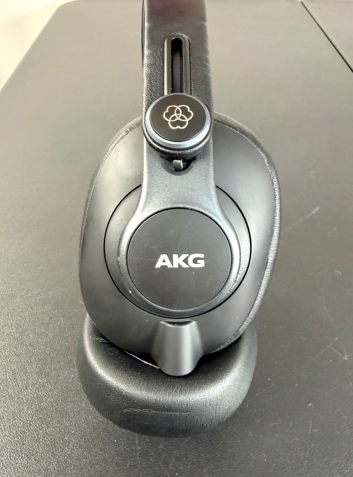 AKG K371 Over-Ear Oval Closed-Back Pro Studio Headphones 50MM Drivers / Swivel