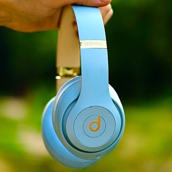 Beats Studio3 Wireless Headphone Skyline Collection – Crystal Blue (New Sealed)