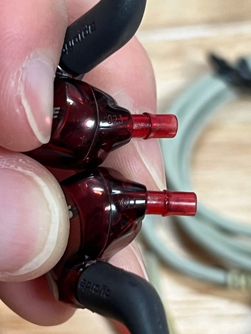 Shure SE535 Red Sound Isolating In-Ear Stereo Headphones Tested w/box Rare O66