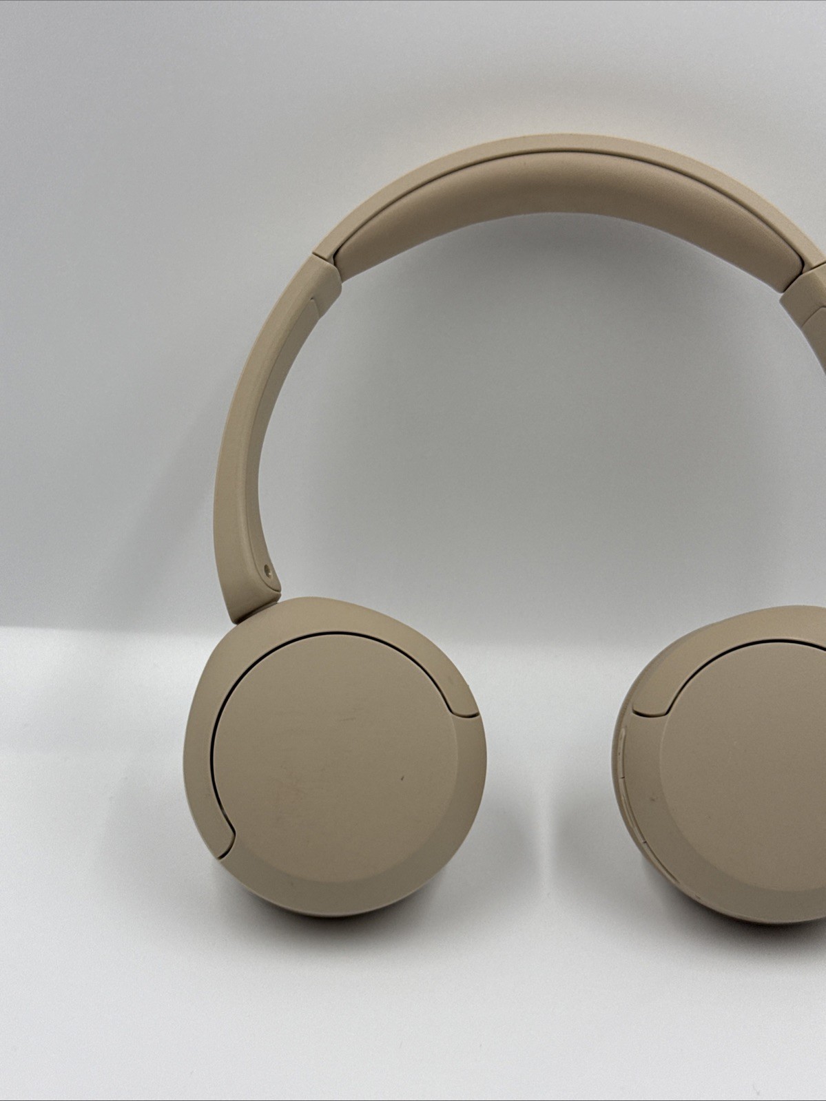 Sony WH-CH520 On Ear Wireless Bluetooth Headphones WHCH520 – BEIGE