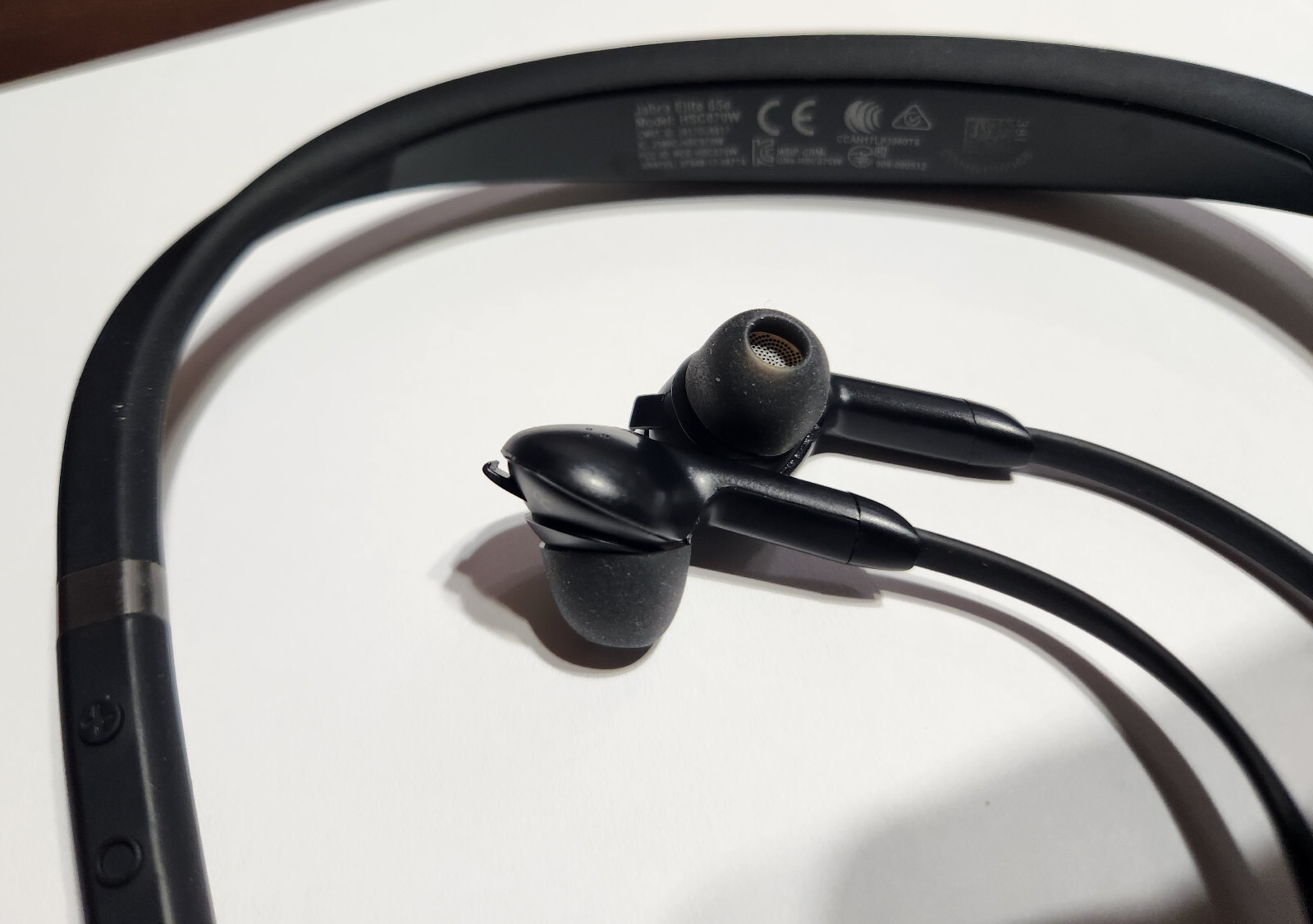 Titanium Black Jabra Elite 65e Wireless In-Ear Headphones -Works but NO EARWINGS