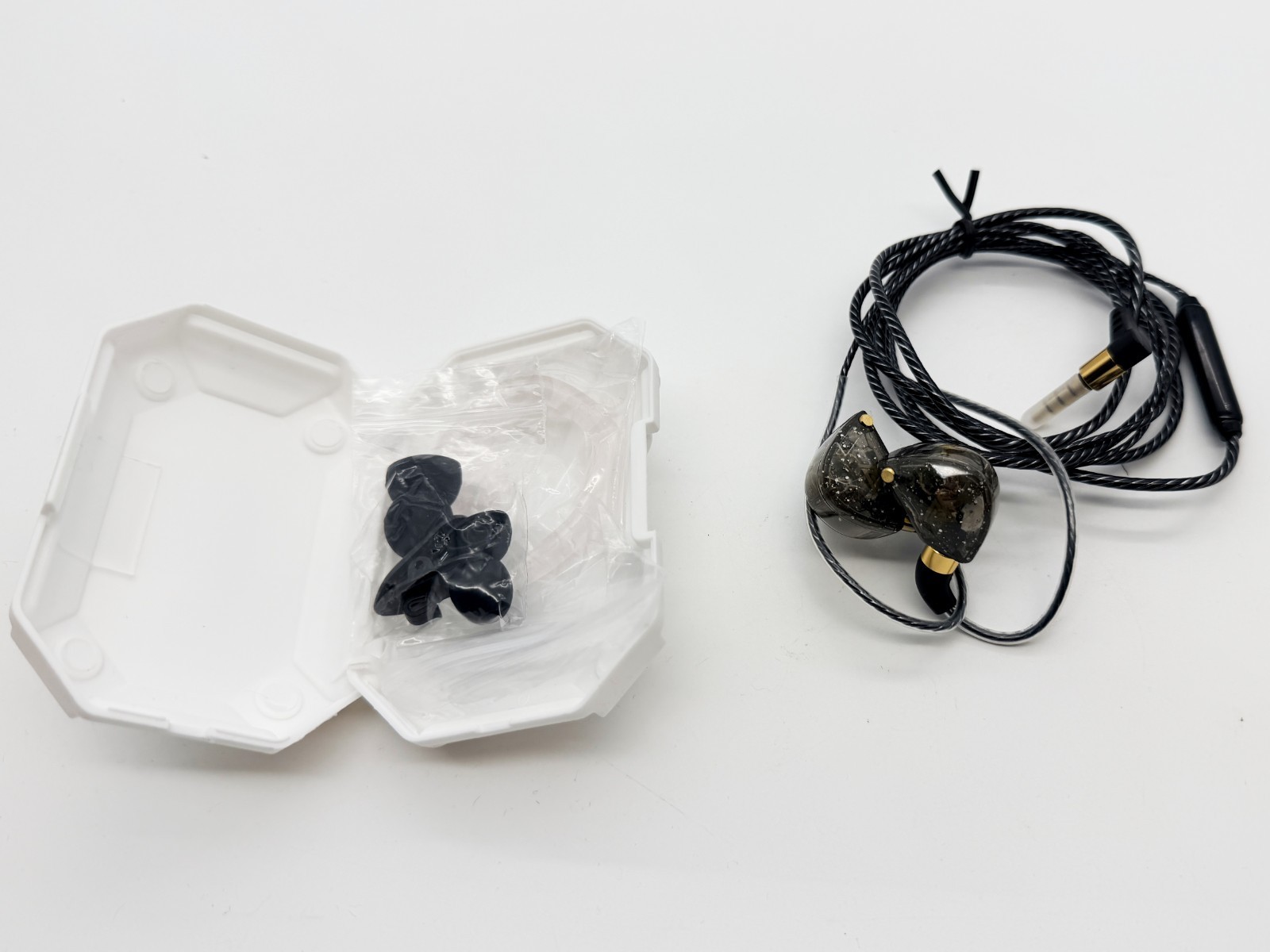 QKZ SK8 Wired IEM Earbuds – New, HiFi Bass, Sealed Unit for Midnight Listening