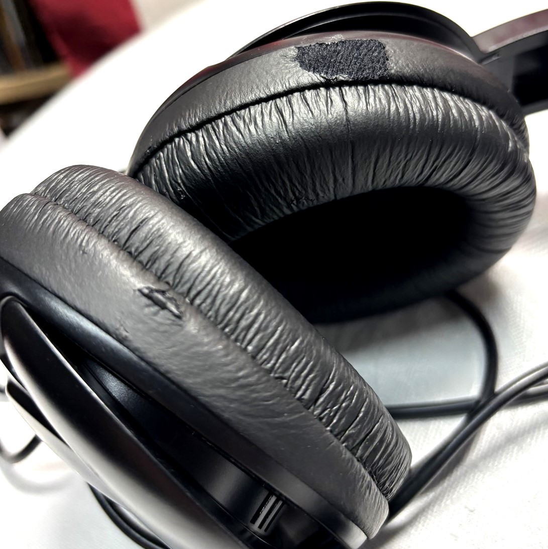 KOSS UR20 home audio Headphones studio over ear DJ wired 8ft cord 3.5mm jack