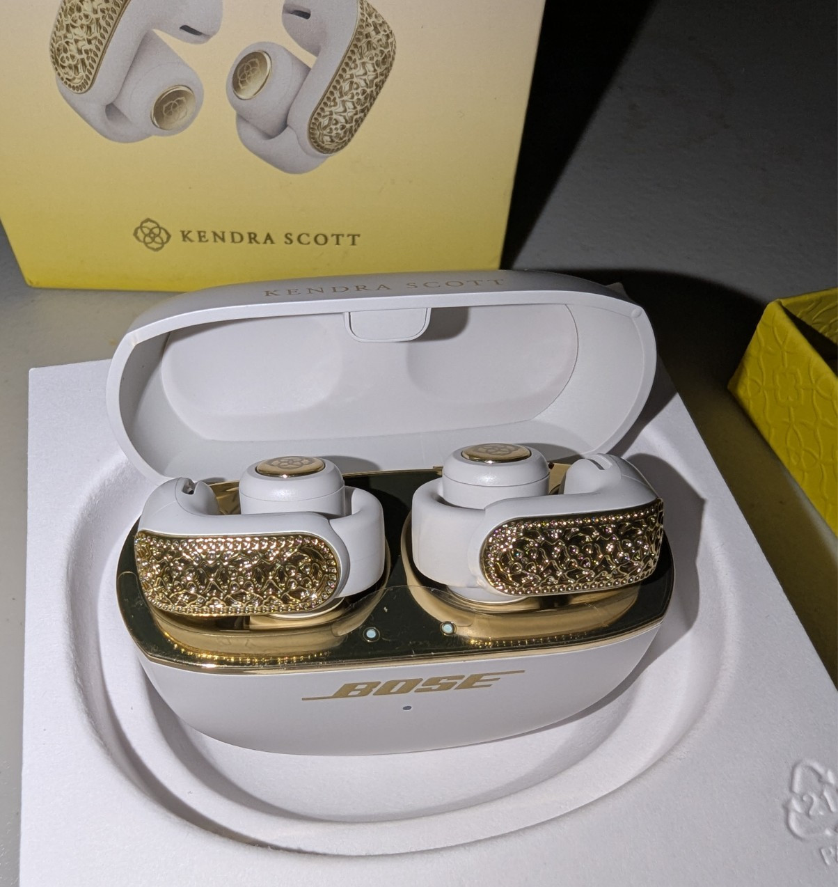 Bose x Kendra Scott Wireless Ultra Open Earbuds – Gold Filigree Limited Edition