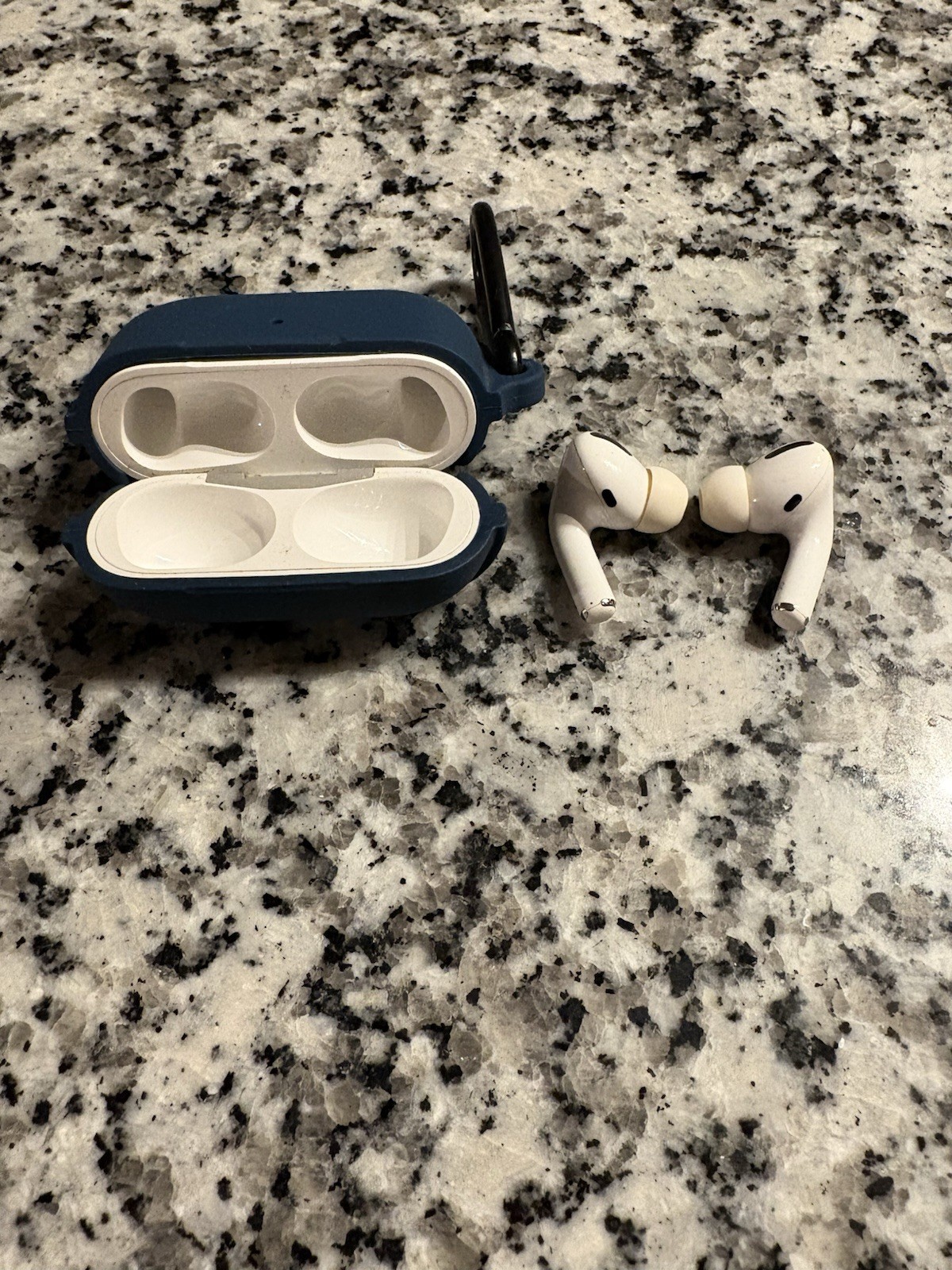 Apple AirPods Pro 1st Gen. with Blue Protective Case with Carabiner
