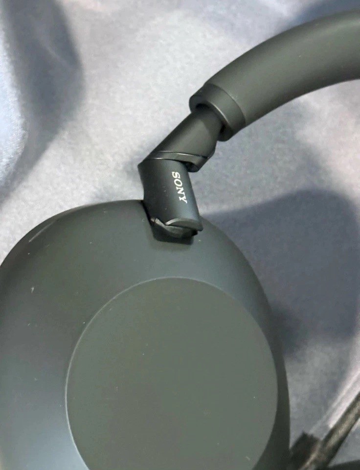 BRAND NEW Sony WH-1000XM6 Wireless Noise Canceling Headphones – Black
