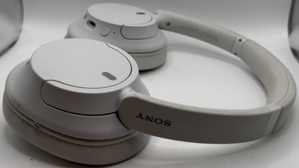 Sony Noise Canceling Wireless Headphones Model YY2966 WH-CH720N