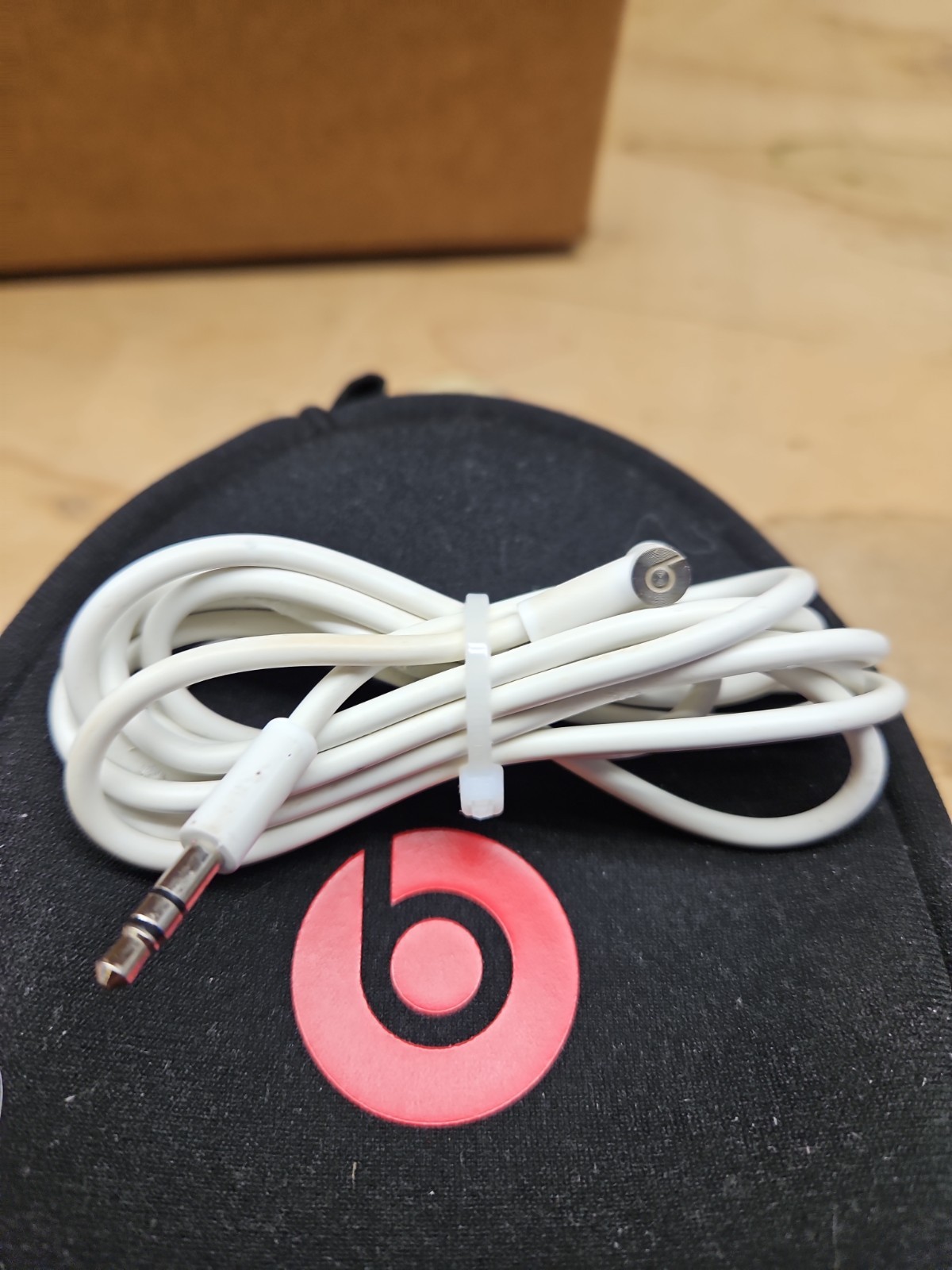 Beats by Dr. Dre Beats Solo3 Wireless On-Ear Headphones – Rose Gold