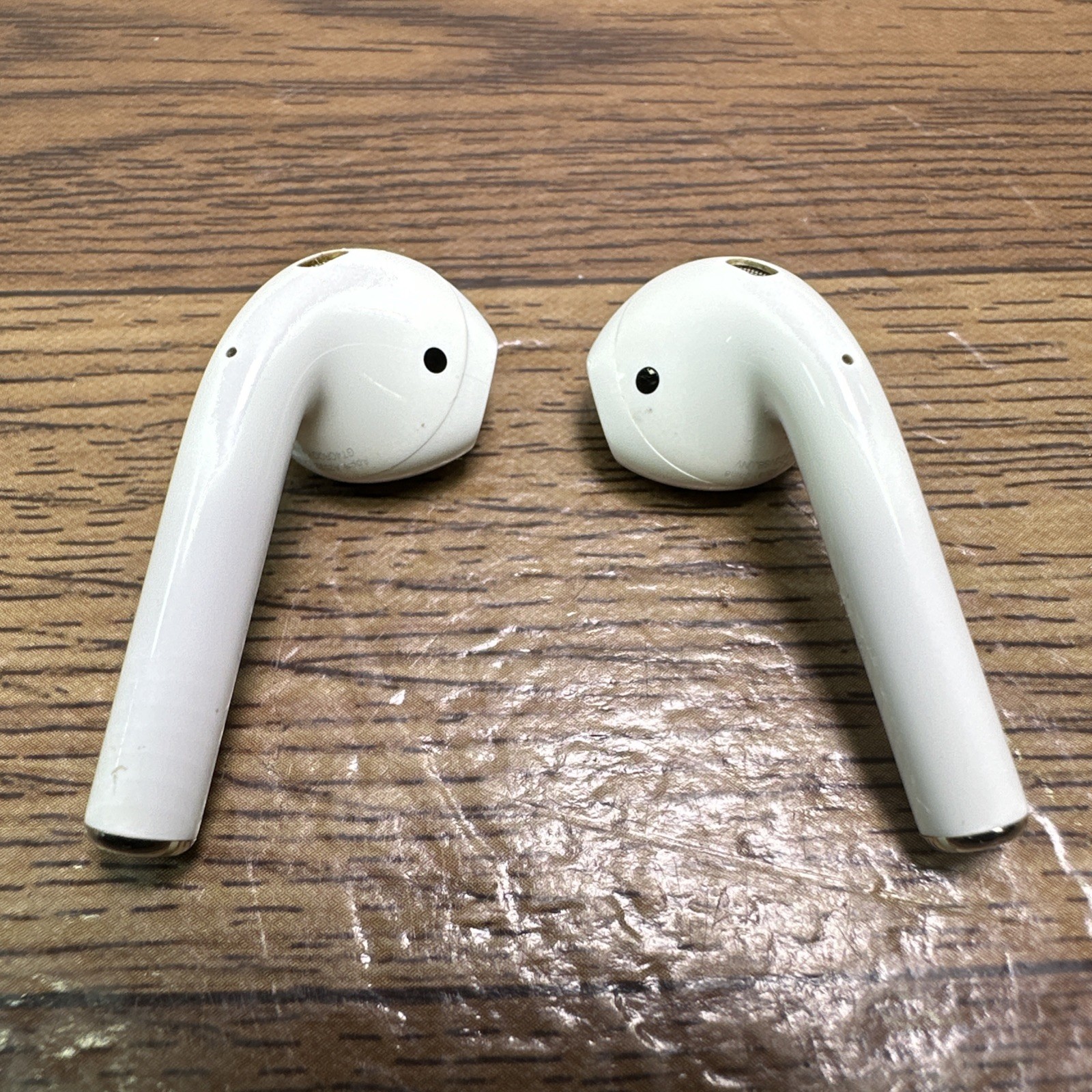 Apple AirPods Standard with Charging Case A1602 / READ