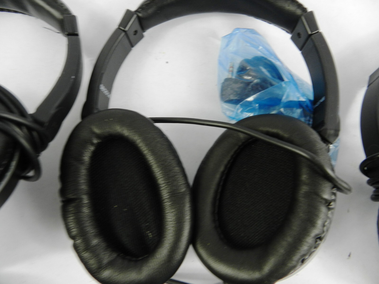 LOT (6) Delta United Airlines Headphones 044207466 Over-Ear Silver Black B141