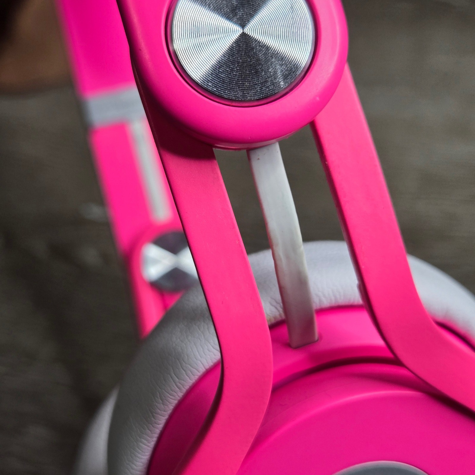 Beats Mixr Wired On-Ear Headphones Neon Pink David Guetta Edition Tested