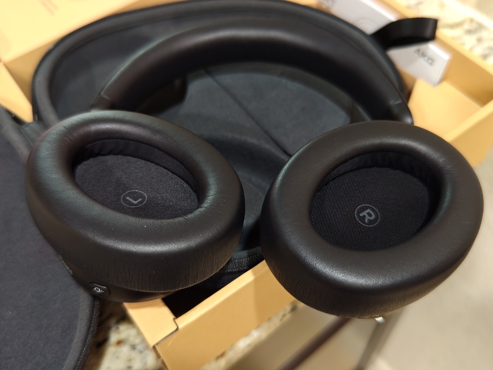 NewOpen AKG N9 Hybrid Wireless ANC Over-Ear Headphones Black w/ 2.4GHz Dongle