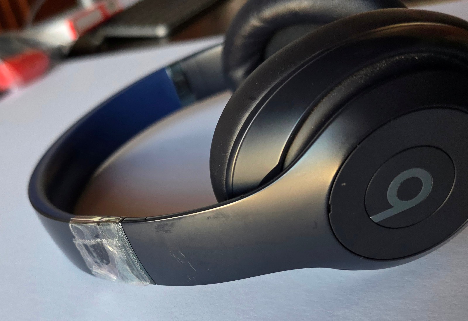 Navy Blue Beats Studio Pro Wireless Headphones MQTQ3LL/A – Works but Taped Band
