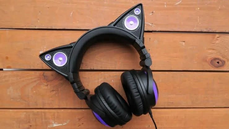 U24418 Brookstone AXENT WEAR Cat Ear Headphones PURPLE LED Wired G3D