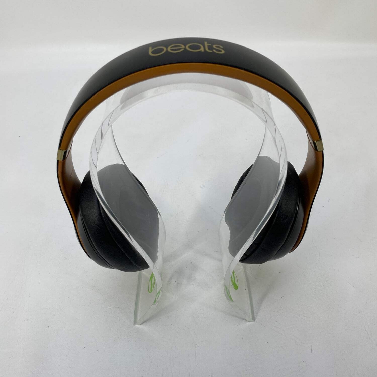 Beats Studio3 Wireless Headphones Black & Gold